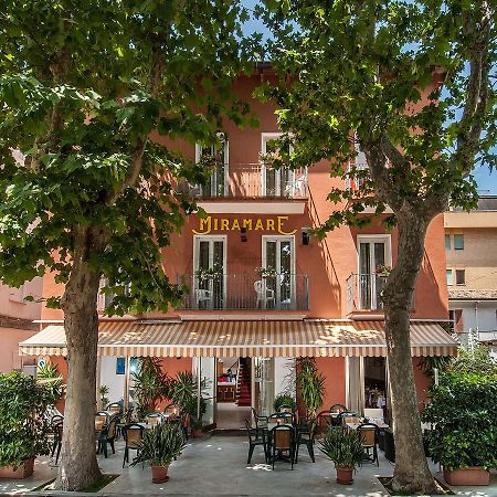 Hotel Miramare Cattolica Esterno foto
