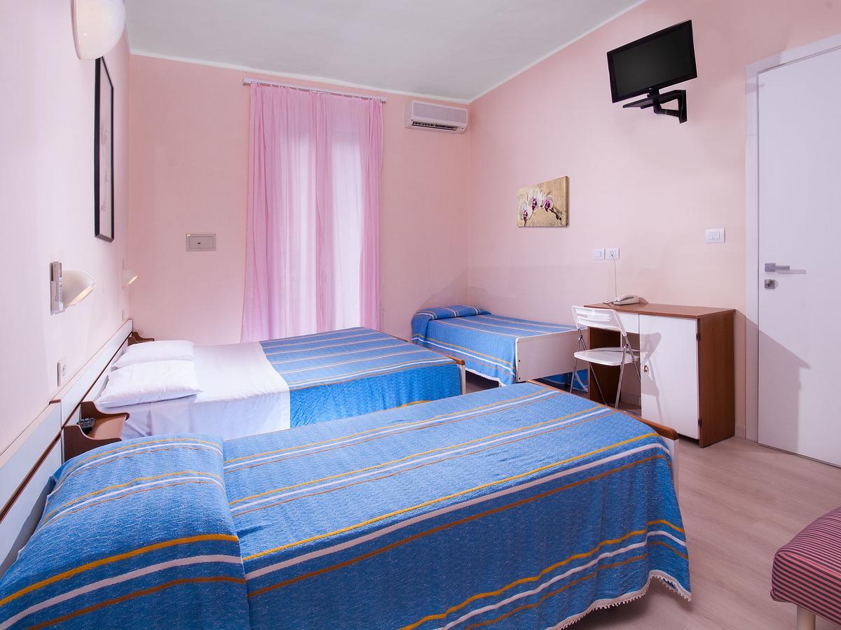 Hotel Miramare Cattolica Esterno foto