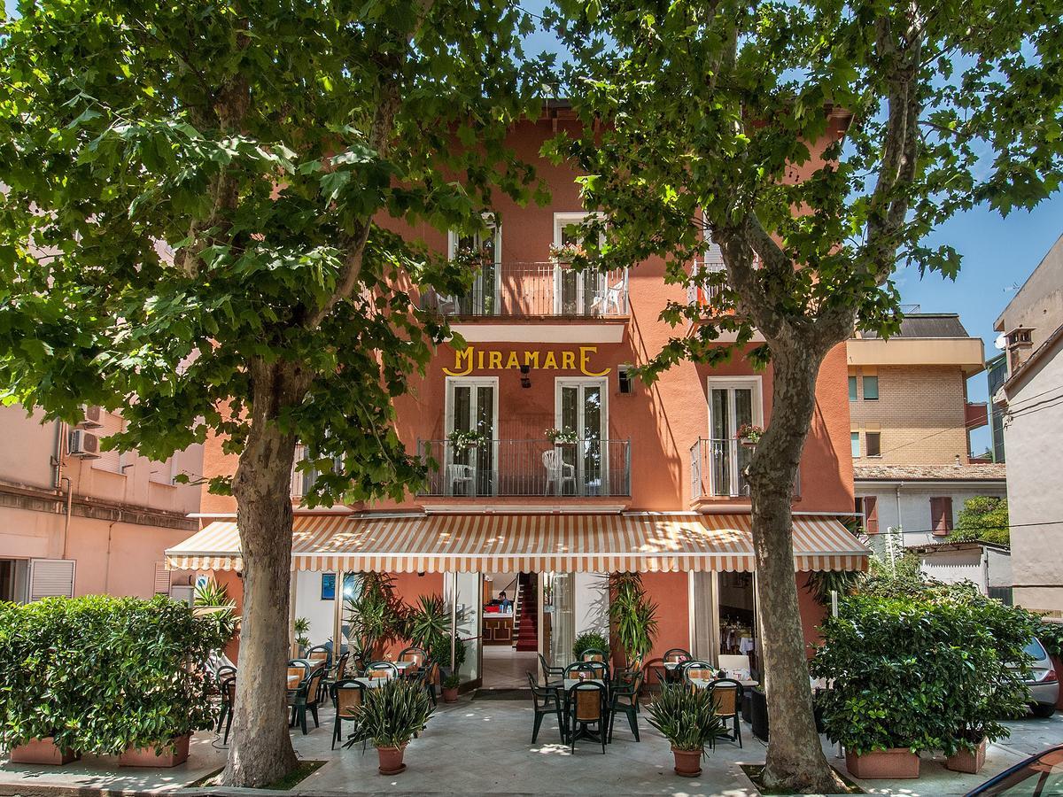 Hotel Miramare Cattolica Esterno foto